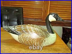 Duck Decoy- Canada Goose-orvis Big Sky 17 1/2 Long