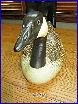 Duck Decoy- Canada Goose-orvis Big Sky 17 1/2 Long