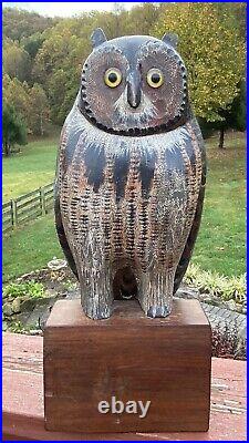 Handsome Detailed Vintage Folk Art Wood Owl Decoy Nicely Carved and Painted