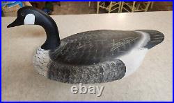 Vintage Wildfowler Canadian Goose Decoys Matching Pair Pt. Pleasant NJ